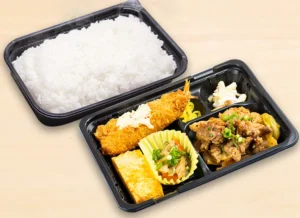 エビフライ・牛カルビ炒め弁当 890円（税込）