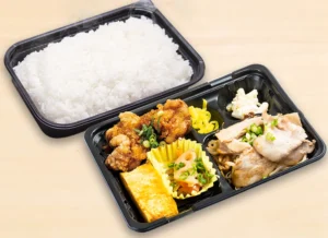 油淋鶏（ユーリンチー）・豚もやし炒め弁当 790円（税込）