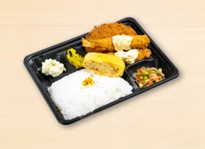 洋食ダブル エビフライ・メンチカツ弁当 700円（税込）
